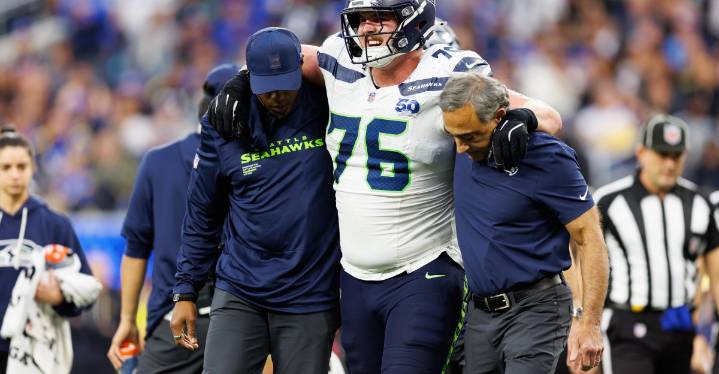 Seahawks Snap Reactions: Grey Zabel goes the distance vs. Titans