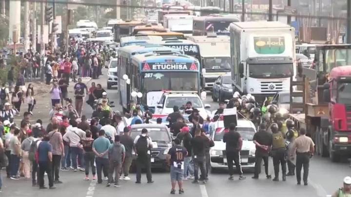Protesta de transportistas de Lima y Callao contra la criminalidad