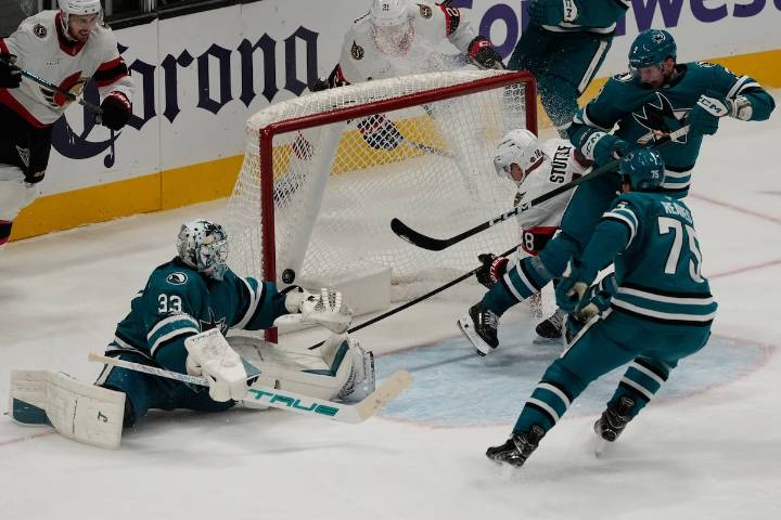 Senators defeat Sharks 3-2 with third period goal