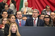 Impulsa Monreal reforma para frenar abusos bancarios