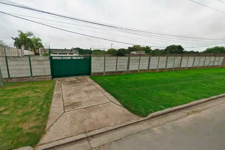 Robo a la concesionaria Apolo Garage en Paraná: se llevaron cascos, guantes, camperas y dos motos