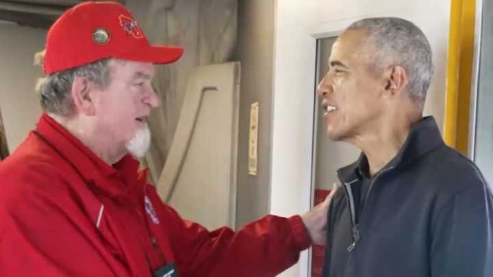 Obama has special surprise for vets who came to Washington for Veterans Day