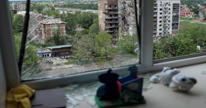 Russia Advances in Eastern Ukraine: House-to-House Fighting Reported in Pokrovsk, Tiny Village Captured