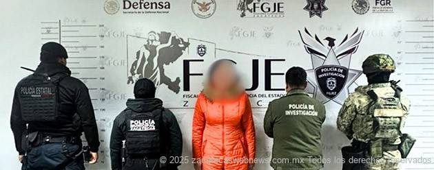 POLICÍA MUNICIPAL, ESTATAL Y EJÉRCITO MEXICANO DETIENEN A UNA FEMENINA POR PRESUNTO NARCOMENUDEO