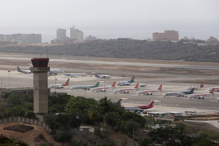 EE.UU. advierte a los aviones comerciales que “extremen precauciones” al sobrevolar Venezuela