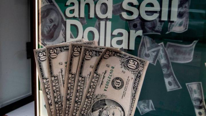 ¿El dólar sí está tan barato? Así se vende el billete estadounidense en las casas de cambio de Medellín