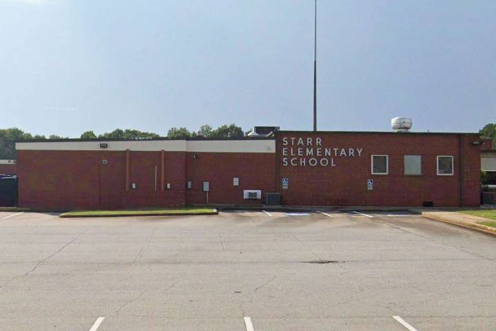 Maestro acosador recibe libertad condicional