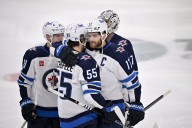 Deadspin | Jets captain Adam Lowry set for season debut at Kings