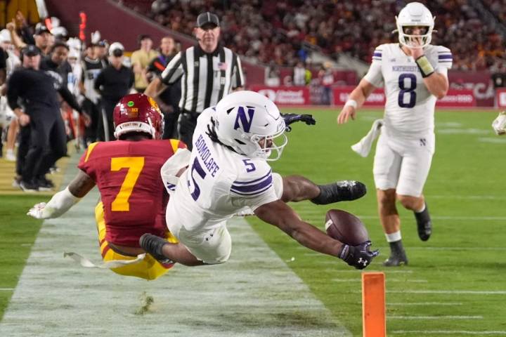 Lemon scores through air, on ground in No. 20 USC's 38
