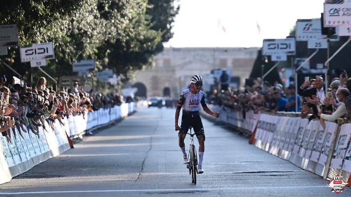 Isaac del Toro encabeza lista de ganadores del Premio Nacional de Deportes 2025