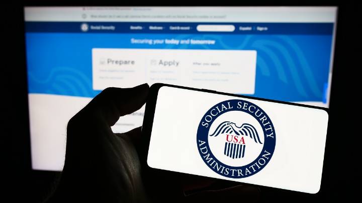 ¿Seguro Social con tres pagos en diciembre de 2025? Estos son los beneficiarios que recibirán el dinero extra