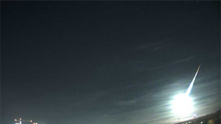 Más brillante que la luna: Una bola de fuego ilumina el cielo del oeste peninsular