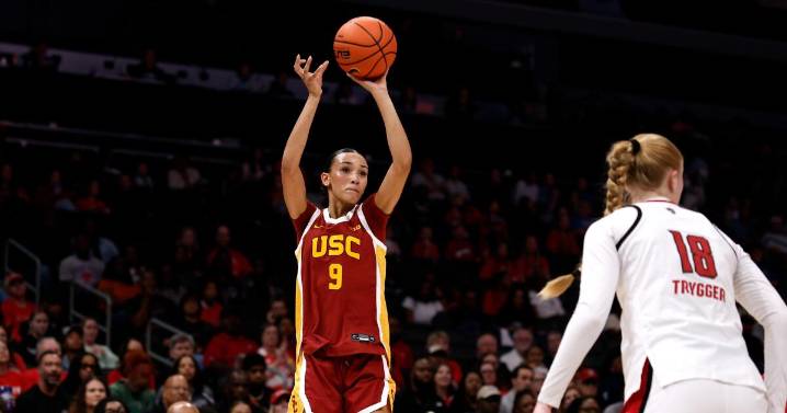 Jazzy Davidson powers No. 18 USC to thrilling upset of No. 9 North Carolina State