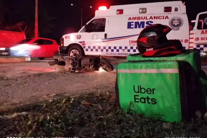Accidente en Chetumal: Motociclista y acompañante terminan lesionados por otro conductor