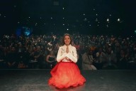 Emociona María San Felipe en su debut íntimo en el Lunario