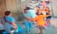 Por ganar clientes trabajadores de restaurantes se agarran a golpes en Iquitos