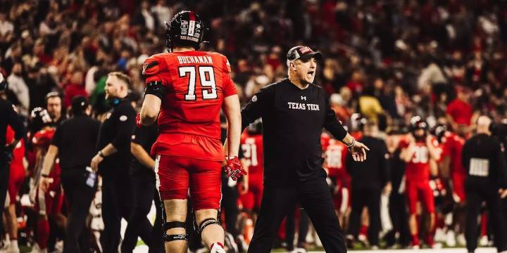 Joey McGuire named AFCA Region 4 Coach of the Year