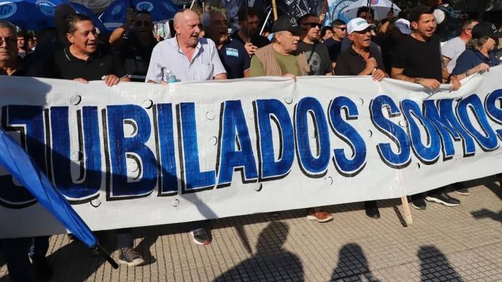 Jubilados volverán a marchar en reclamo de un aumento considerable de sus haberes mensuales