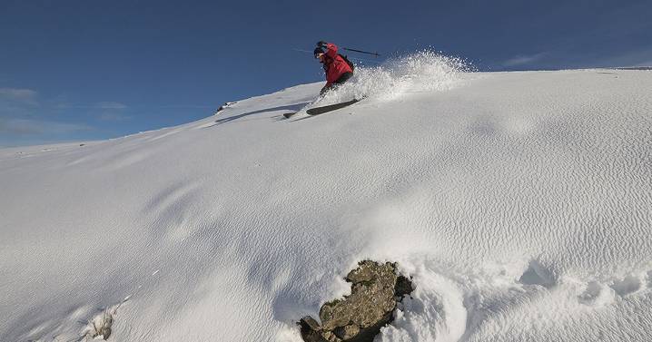Friends ski down Welsh mountain range in deep snow