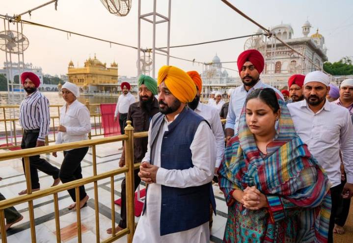 Punjab CM Mann visits Golden Temple, urges Centre to reopen Kartarpur corridor