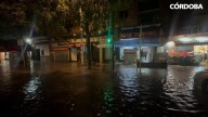 El aviso naranja por lluvias, tormentas y viento en la provincia de Córdoba se agudiza y ya deja cerca de 70 litros en la capital, más de la mitad en una hora