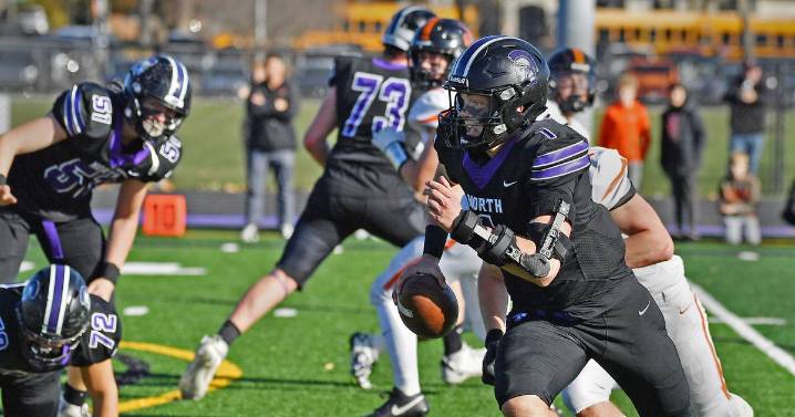 Owen Lansu dials long distance to Max Troha; Downers Grove North defeats Lincoln