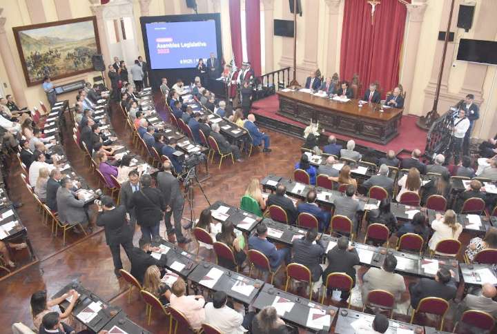 Aprueban proyectos de declaración en Educación, frontera y obras hídricas en Diputados