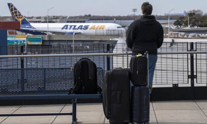 Estados Unidos alcanza más de mil vuelos cancelados por cierre de Gobierno
