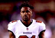 Antonio Brown, detenido por intento de homicidio