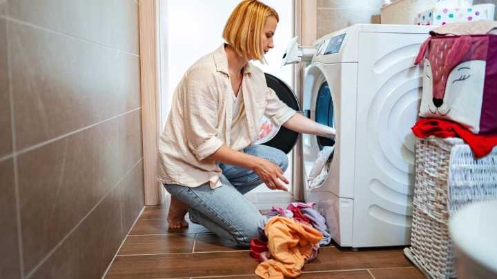 The Best Wash Cycle For Fresh & Long-Lasting Clothes, According To An Expert