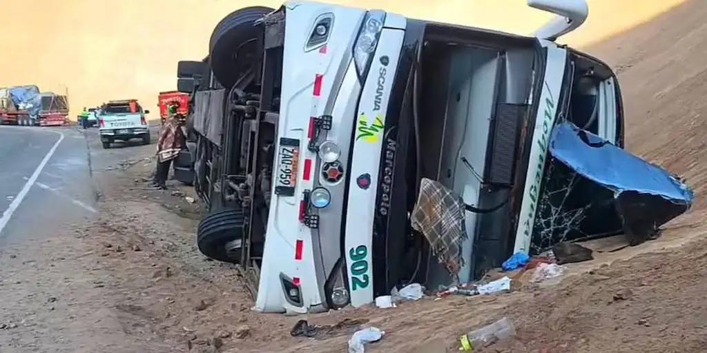 Tragedia en Arequipa: un accidente de autobús deja 37 muertos y 18 heridos tras caer a un barranco en la Panamericana Sur