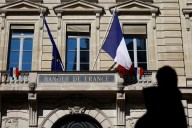 French central bank sees slight growth in Q4 as political uncertainty weighs