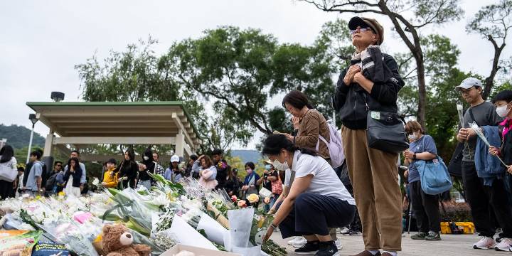 Death toll in Hong Kong blaze rises to 146 after more bodies found in apartment complex