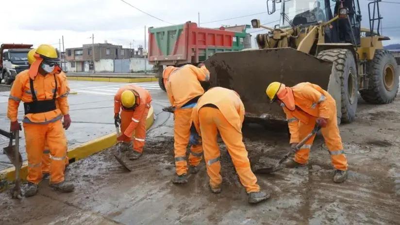 Inversión pública avanza, pero uno de cada tres proyectos sigue paralizado a dos meses del cierre fiscal