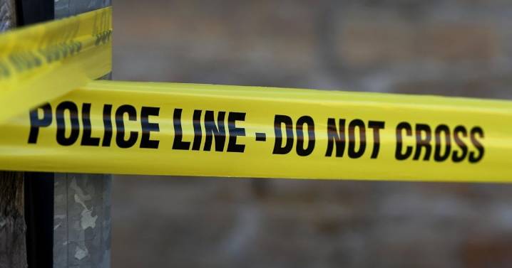 Vineland Avenue closed after body discovered