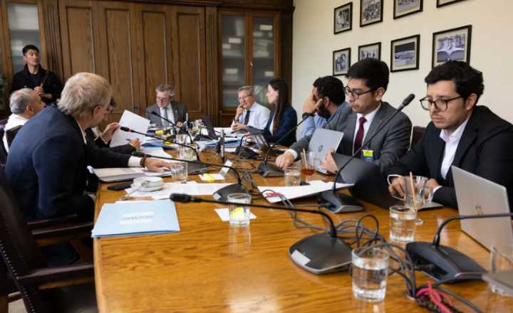 Senado inicia trámite de ley que otorgará titularidad a docentes a contrata: Ejecutivo fija suma urgencia