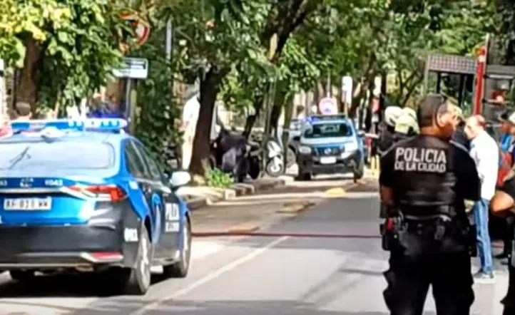 Un policía mató a un motochorro que intentó robarle a la salida de una financiera en Núñez