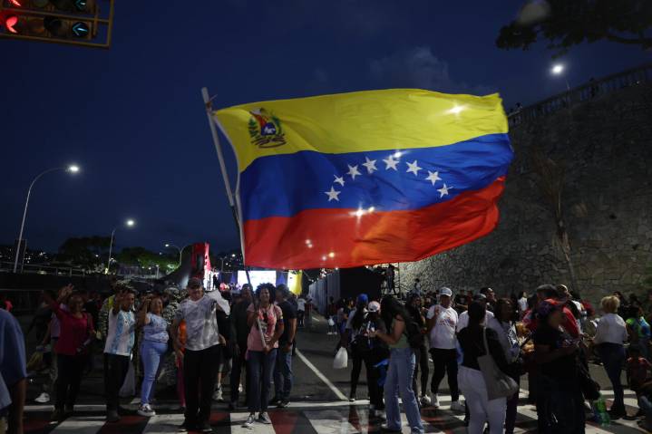 Nicolás Maduro canta ‘Imagine’ de John Lennon en medio de las tensiones con Estados Unidos