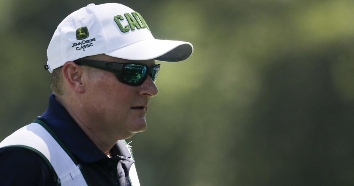 Deere CEO sells $5.5M in stock ahead of Q4 results report; exchange planned in June