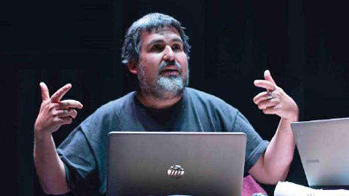 Dichos de asesor de Jeannette Jara contra Parisi  incomodan campaña por captar a elector del PDG