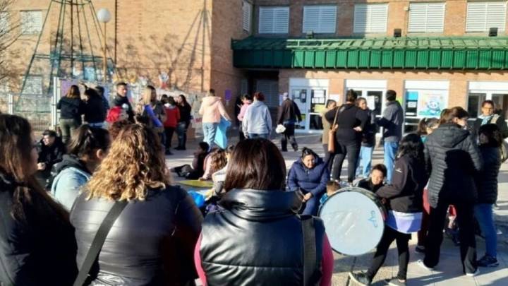 El hospital de Cutral Co y Plaza Huincul comenzó la semana con un paro por falta de médicos especializados y sobrecarga laboral