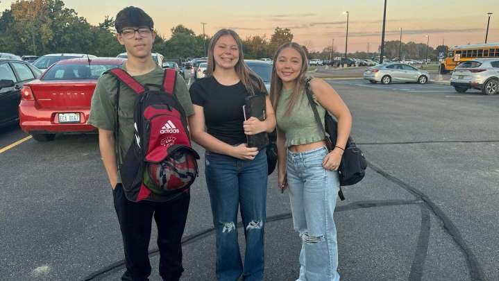 Here's how siblings are making Christmas merrier for senior citizens