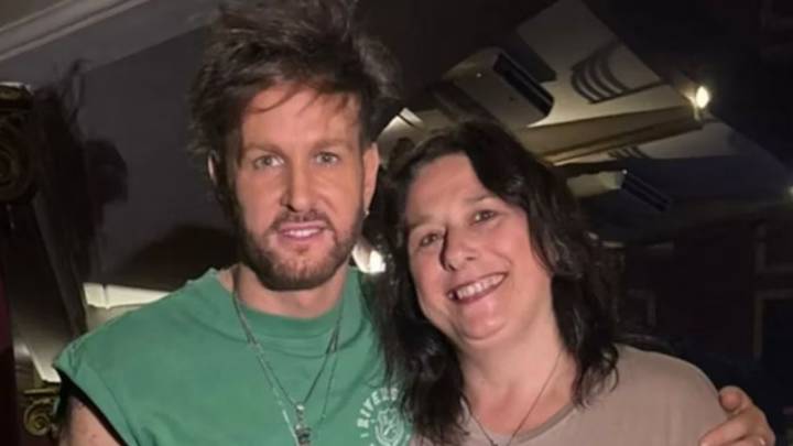 El dolor de Axel tras la muerte de cuatro miembros de su club de fans: "Completamente roto"