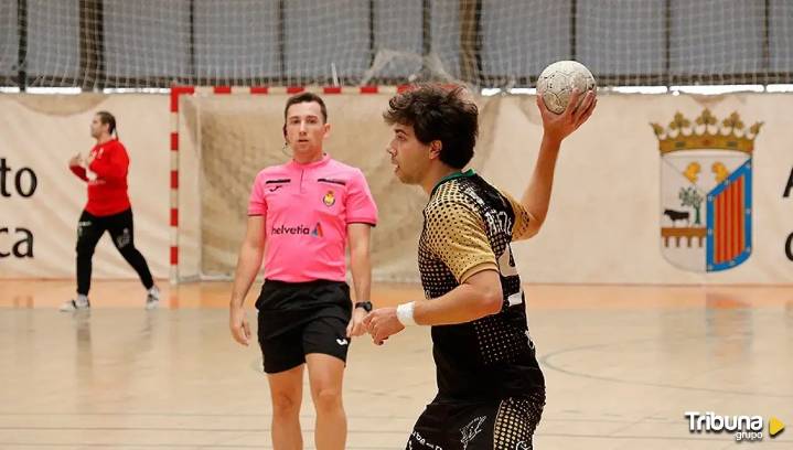 Duro tropiezo del Balonmano Salamanca en casa del colista