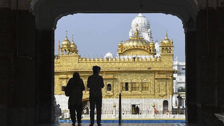 President Droupadi Murmu extends greetings on Guru Nanak Jayanti; devotees pay obeisance