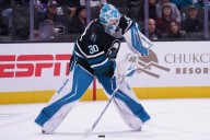 Deadspin | Surging Sharks host Red Wings seeking third straight win