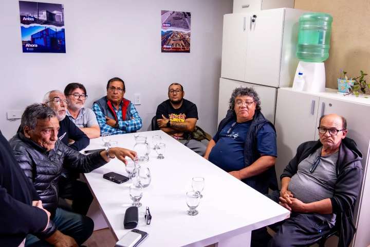 Acordaron con los taxistas una prórroga de modelos e inspecciones