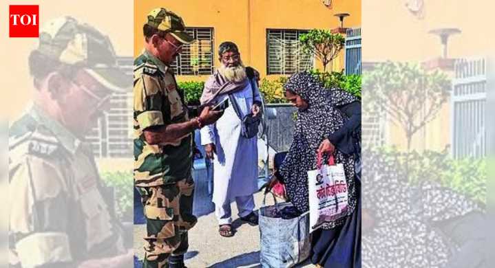 500 Bangladeshis fleeing West Bengal stranded near Zero Line