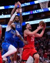 Thompson anota 27 puntos y lidera a los Rockets a su cuarta victoria seguida, 110