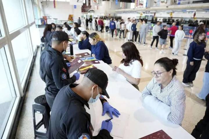 Venezuela recibe a 167 repatriados desde Arizona, EE. UU.